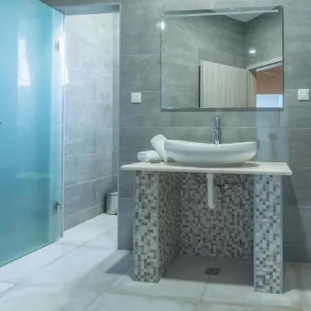 Six Bedroom House With Pool بنكوفاتش