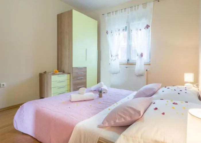 Six Bedroom House With Pool Σπίτι διακοπών