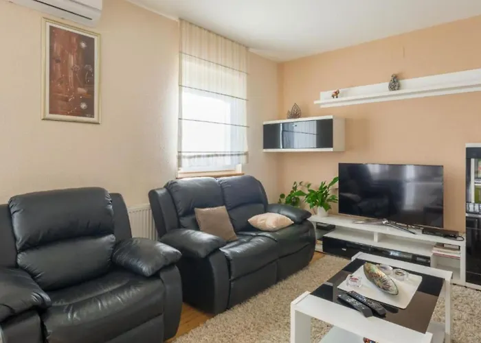 Six Bedroom House With Pool Σπίτι διακοπών