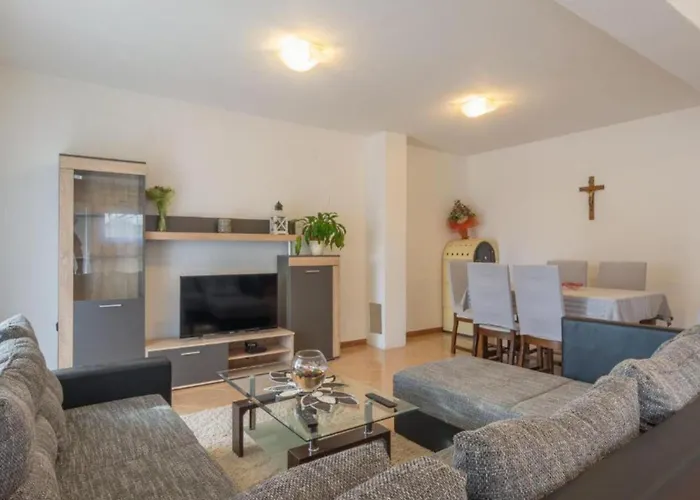 Six Bedroom House With Pool Σπίτι διακοπών Benkovac