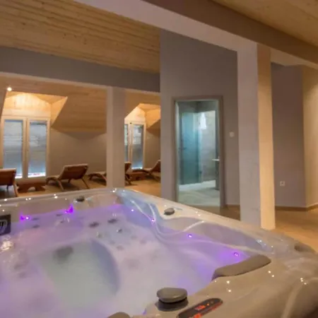 Six Bedroom House With Pool Дом отдыха *